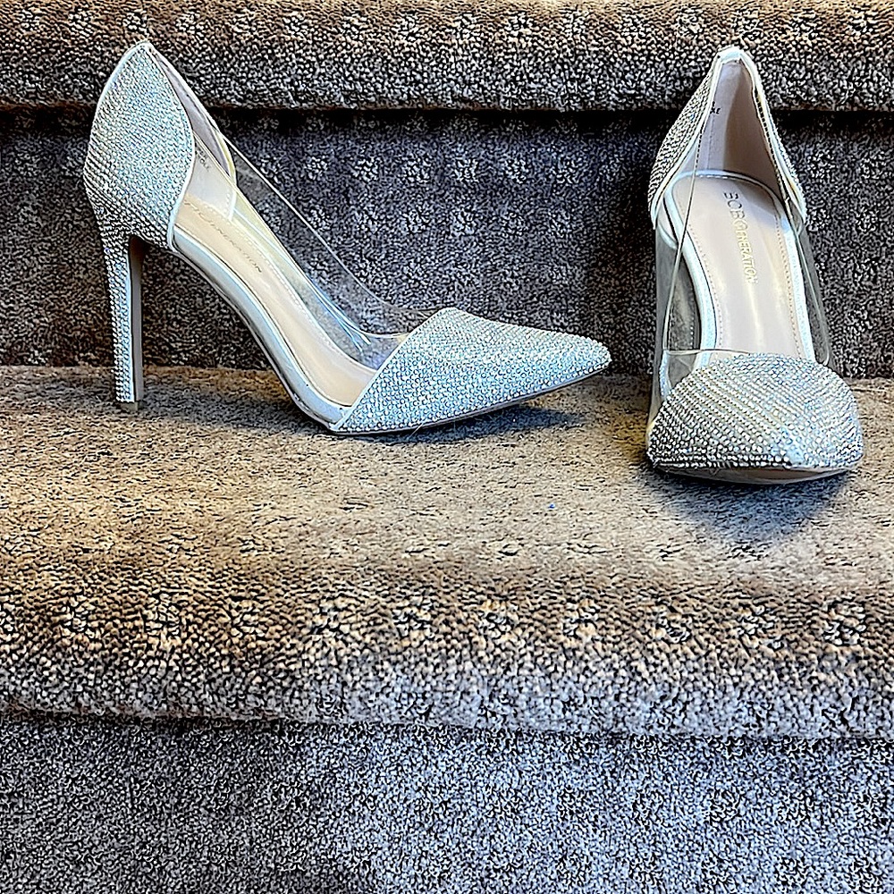 Great for Prom Brand New BCBGeneration Silver Glitter Pumps